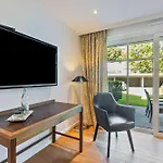 Guest house Doppelzimmer Mit Terrasse 3*